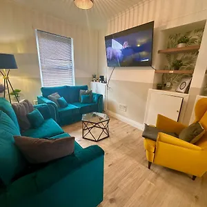 2br Side House Belfast